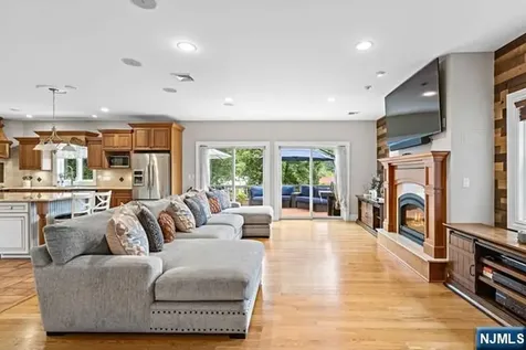 27 Ringwood Lane West Milford NJ 07421