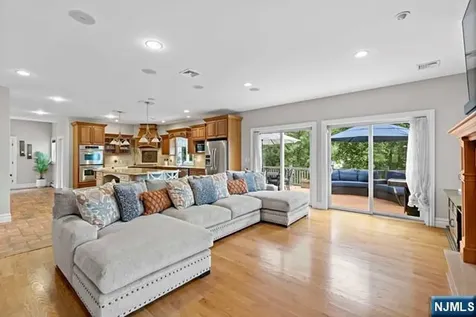 27 Ringwood Lane West Milford NJ 07421