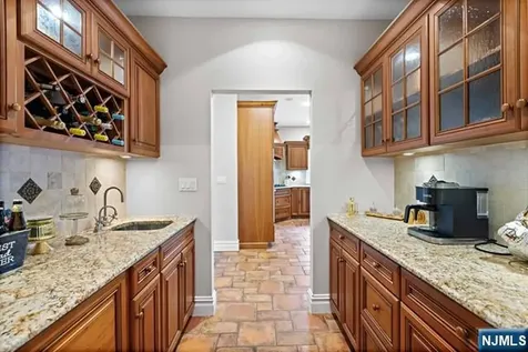 27 Ringwood Lane West Milford NJ 07421