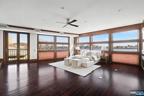 1286 River Road Edgewater NJ 07020