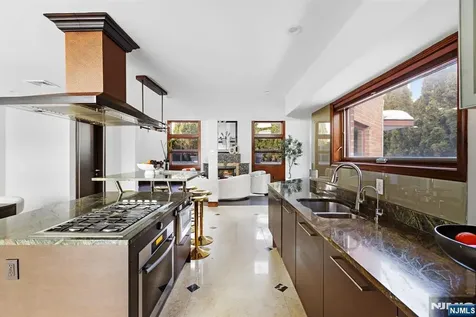 1286 River Road Edgewater NJ 07020