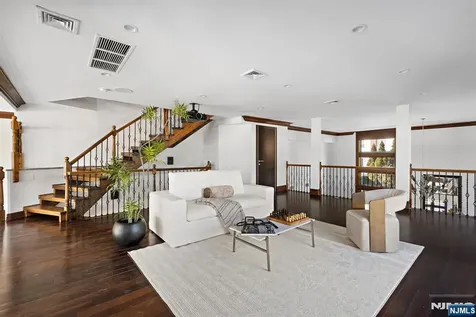 1286 River Road Edgewater NJ 07020
