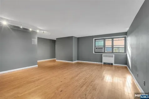 208 Anderson Street Hackensack NJ 07601