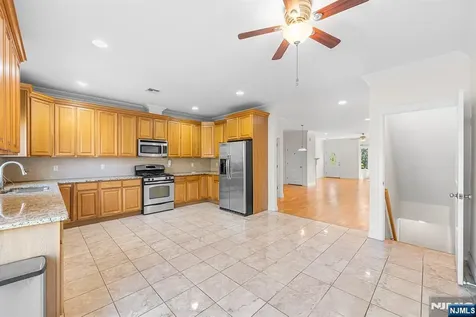 233 5th Street Fairview NJ 07022