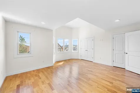 233 5th Street Fairview NJ 07022