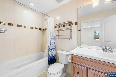 233 5th Street Fairview NJ 07022
