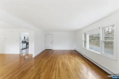 443 5th Street Palisades Park NJ 07650