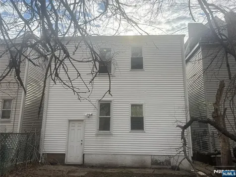 185 Seymour Avenue Newark NJ 07108