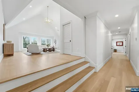 68 Grandview Avenue Upper Saddle River NJ 07458