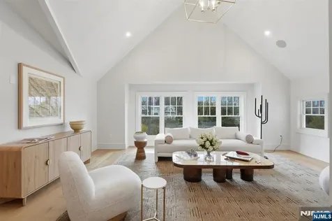 68 Grandview Avenue Upper Saddle River NJ 07458