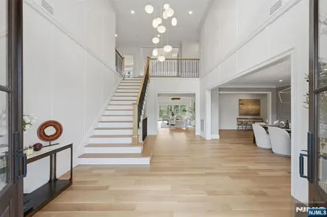 68 Grandview Avenue Upper Saddle River NJ 07458