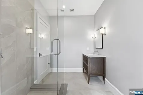 68 Grandview Avenue Upper Saddle River NJ 07458