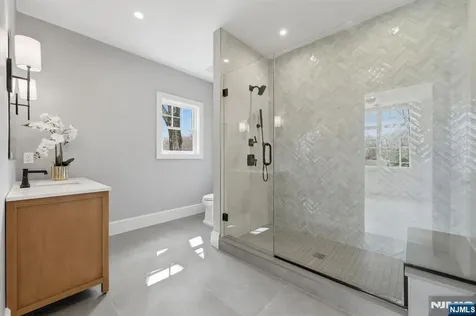 68 Grandview Avenue Upper Saddle River NJ 07458