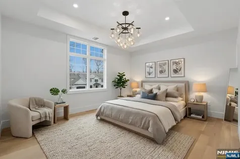 68 Grandview Avenue Upper Saddle River NJ 07458