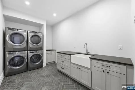 68 Grandview Avenue Upper Saddle River NJ 07458