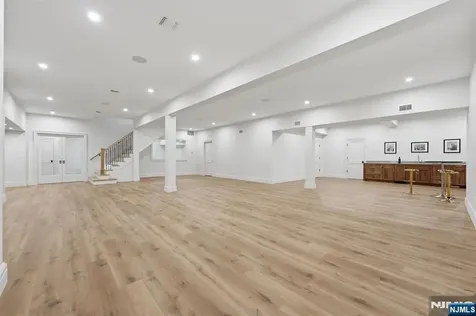 68 Grandview Avenue Upper Saddle River NJ 07458