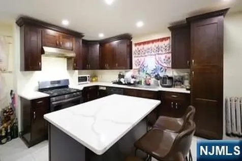 18 Llewellyn Avenue West Orange NJ 07052