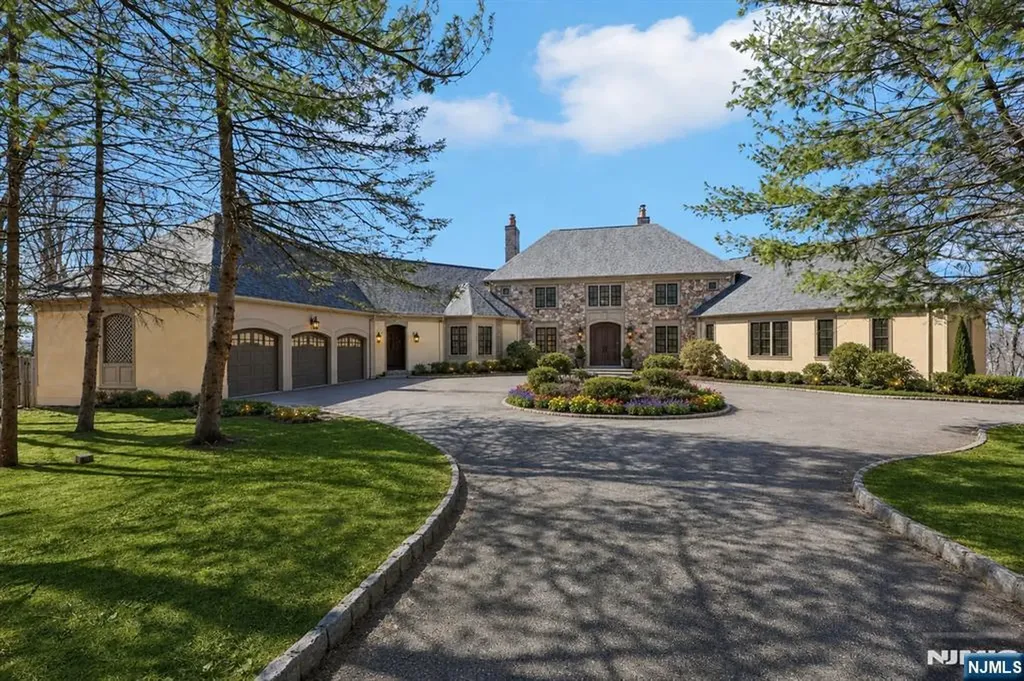 29 Hilltop Road Kinnelon Borough NJ 07405