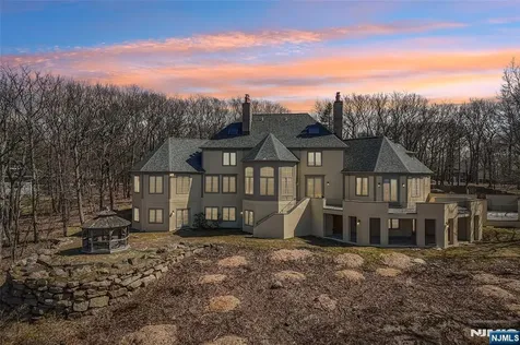 29 Hilltop Road Kinnelon Borough NJ 07405