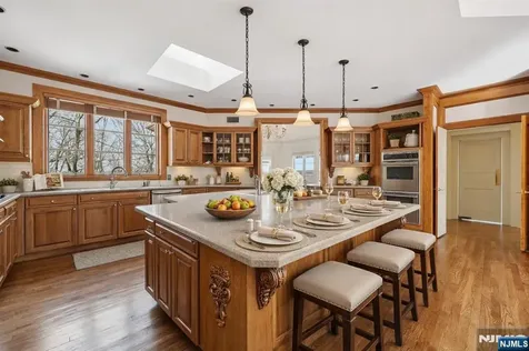 29 Hilltop Road Kinnelon Borough NJ 07405