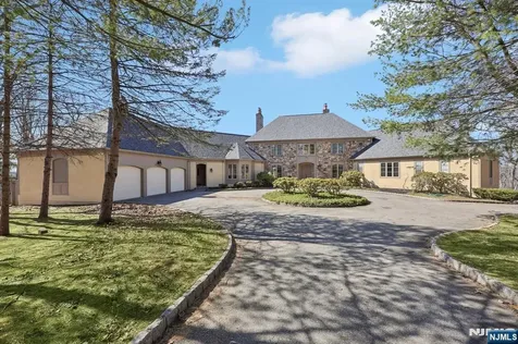 29 Hilltop Road Kinnelon Borough NJ 07405