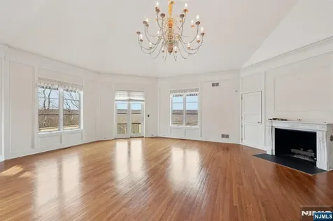 29 Hilltop Road Kinnelon Borough NJ 07405