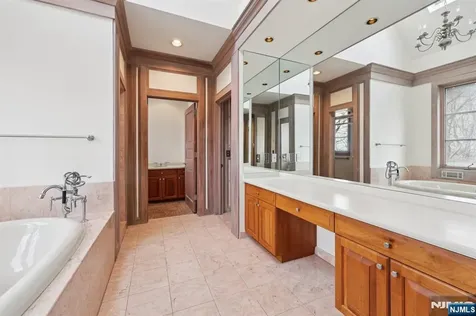 29 Hilltop Road Kinnelon Borough NJ 07405