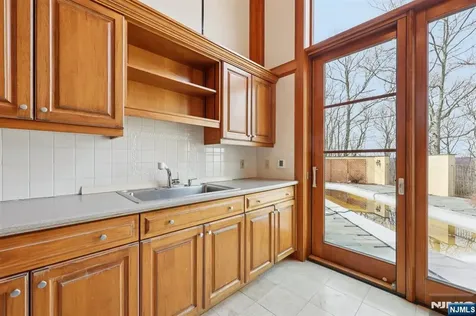 29 Hilltop Road Kinnelon Borough NJ 07405