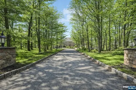 29 Hilltop Road Kinnelon Borough NJ 07405
