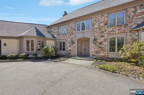 29 Hilltop Road Kinnelon Borough NJ 07405