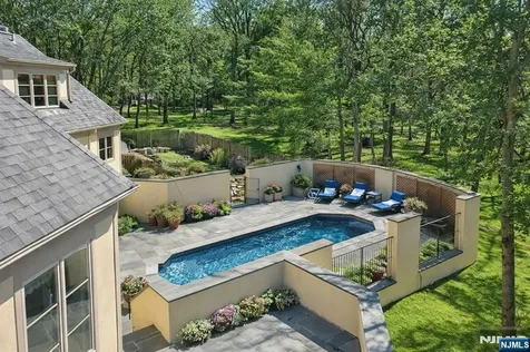 29 Hilltop Road Kinnelon Borough NJ 07405