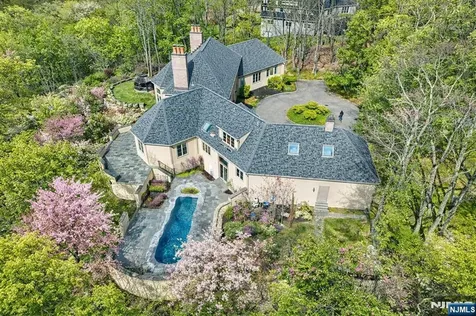 29 Hilltop Road Kinnelon Borough NJ 07405