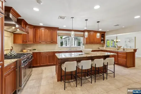 621 Farmdale Road Franklin Lakes NJ 07417