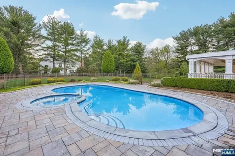 621 Farmdale Road Franklin Lakes NJ 07417