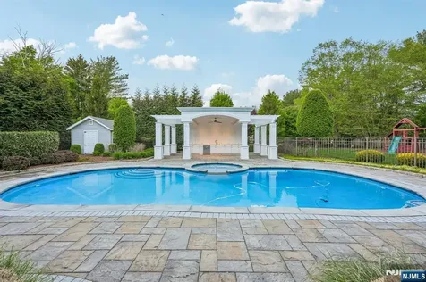 621 Farmdale Road Franklin Lakes NJ 07417