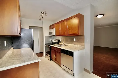300 Winston Drive Cliffside Park NJ 07010