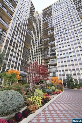 300 Winston Drive Cliffside Park NJ 07010