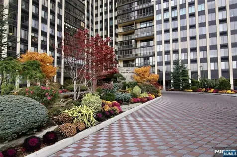 300 Winston Drive Cliffside Park NJ 07010