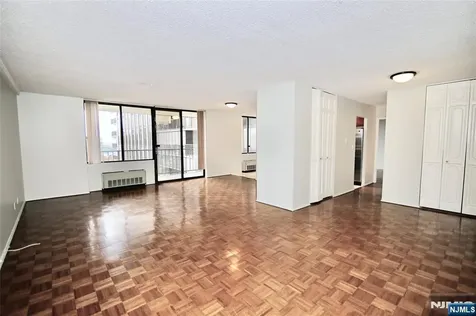 300 Winston Drive Cliffside Park NJ 07010