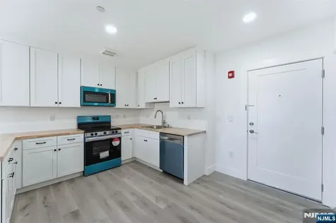 95 Shepherds Lane Totowa NJ 07512