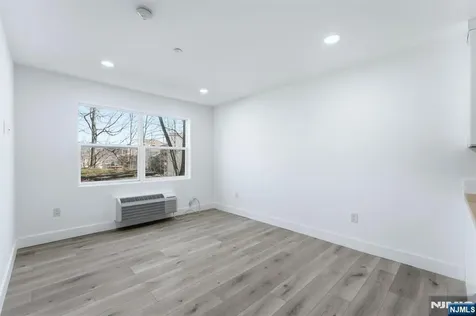 95 Shepherds Lane Totowa NJ 07512