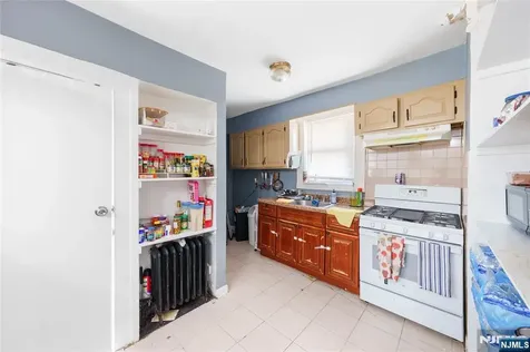 1460 Clinton Avenue Irvington NJ 07111