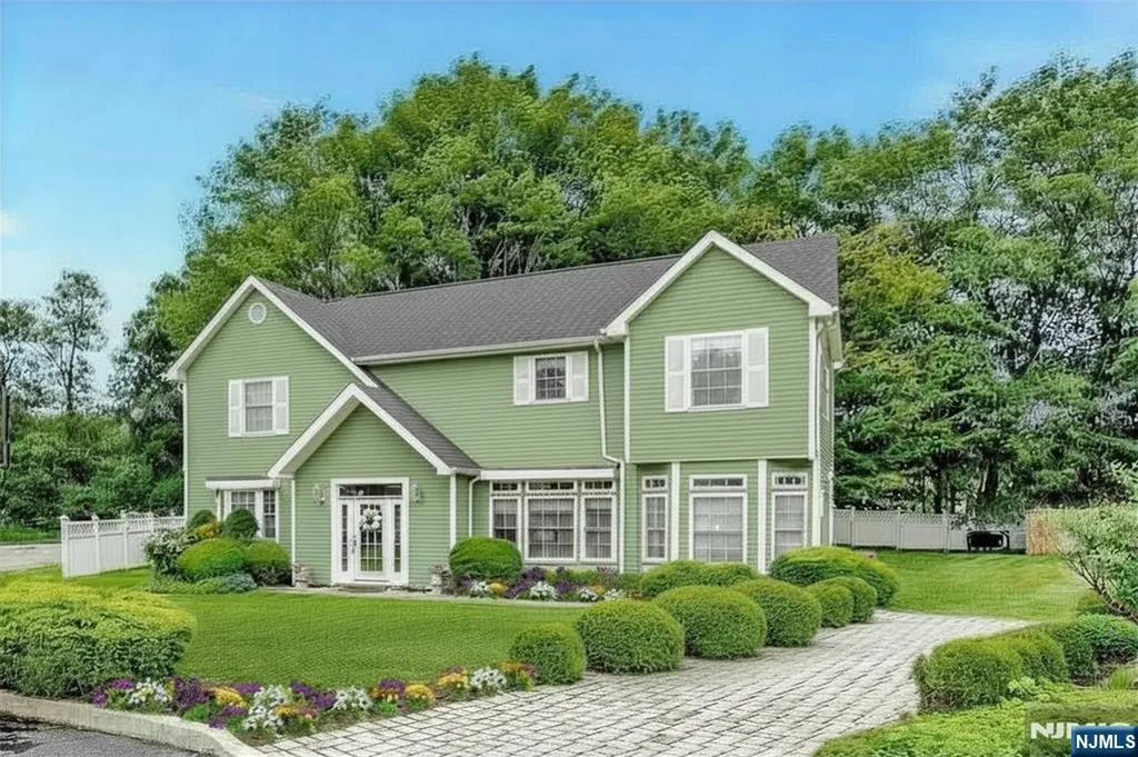 8 Mary Court Mahwah NJ 07430