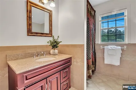 8 Mary Court Mahwah NJ 07430