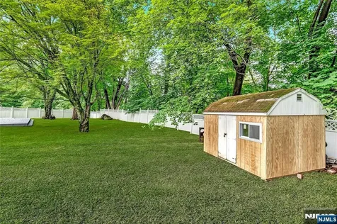 8 Mary Court Mahwah NJ 07430