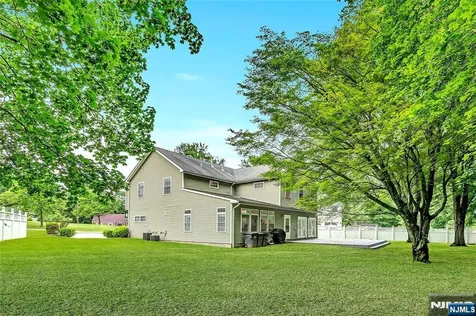 8 Mary Court Mahwah NJ 07430