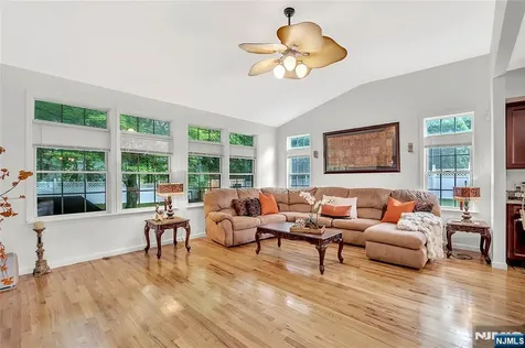 8 Mary Court Mahwah NJ 07430