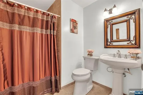 8 Mary Court Mahwah NJ 07430