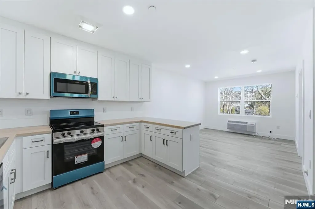 95 Shepherds Lane Totowa NJ 07512