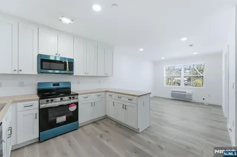 95 Shepherds Lane Totowa NJ 07512